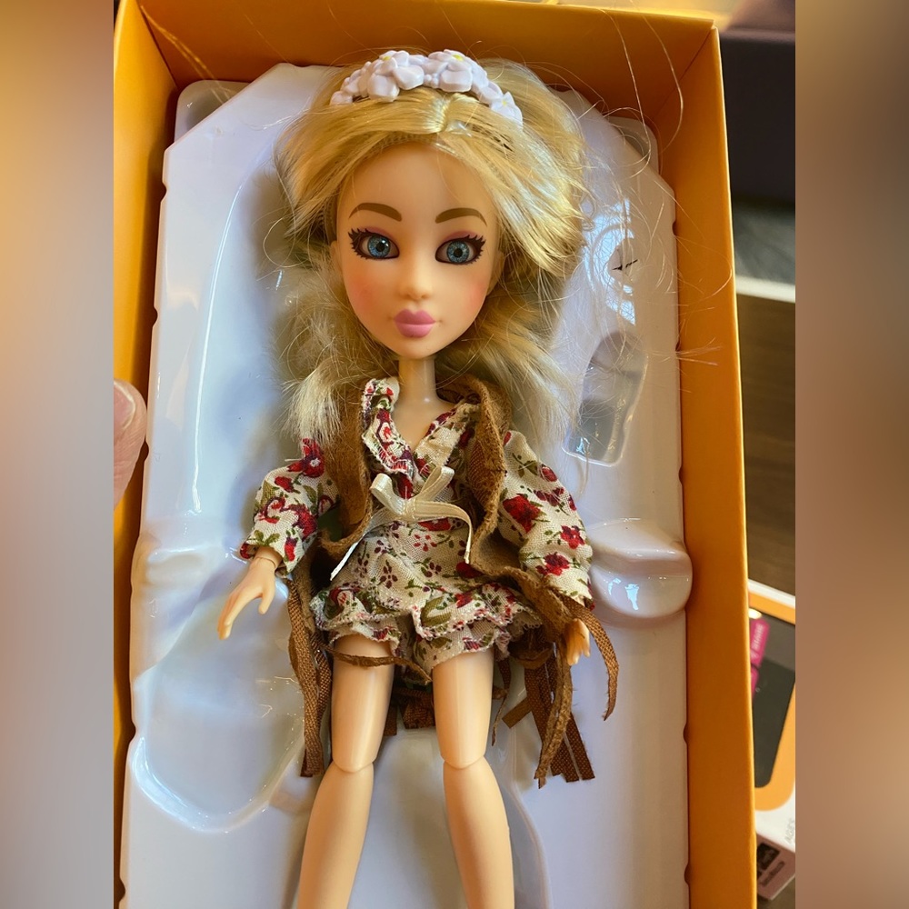 Brand New Aspen SNAPSTAR beautiful doll - Picture 5 of 12